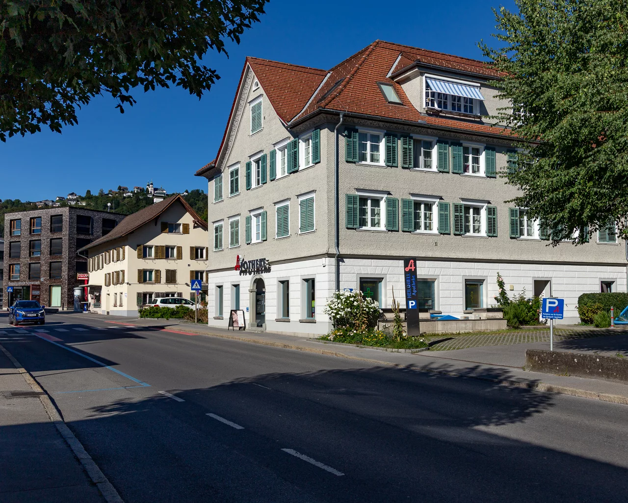 Das Gebäude der Heilquell Apotheke in Schwarzach, Vorarlberg